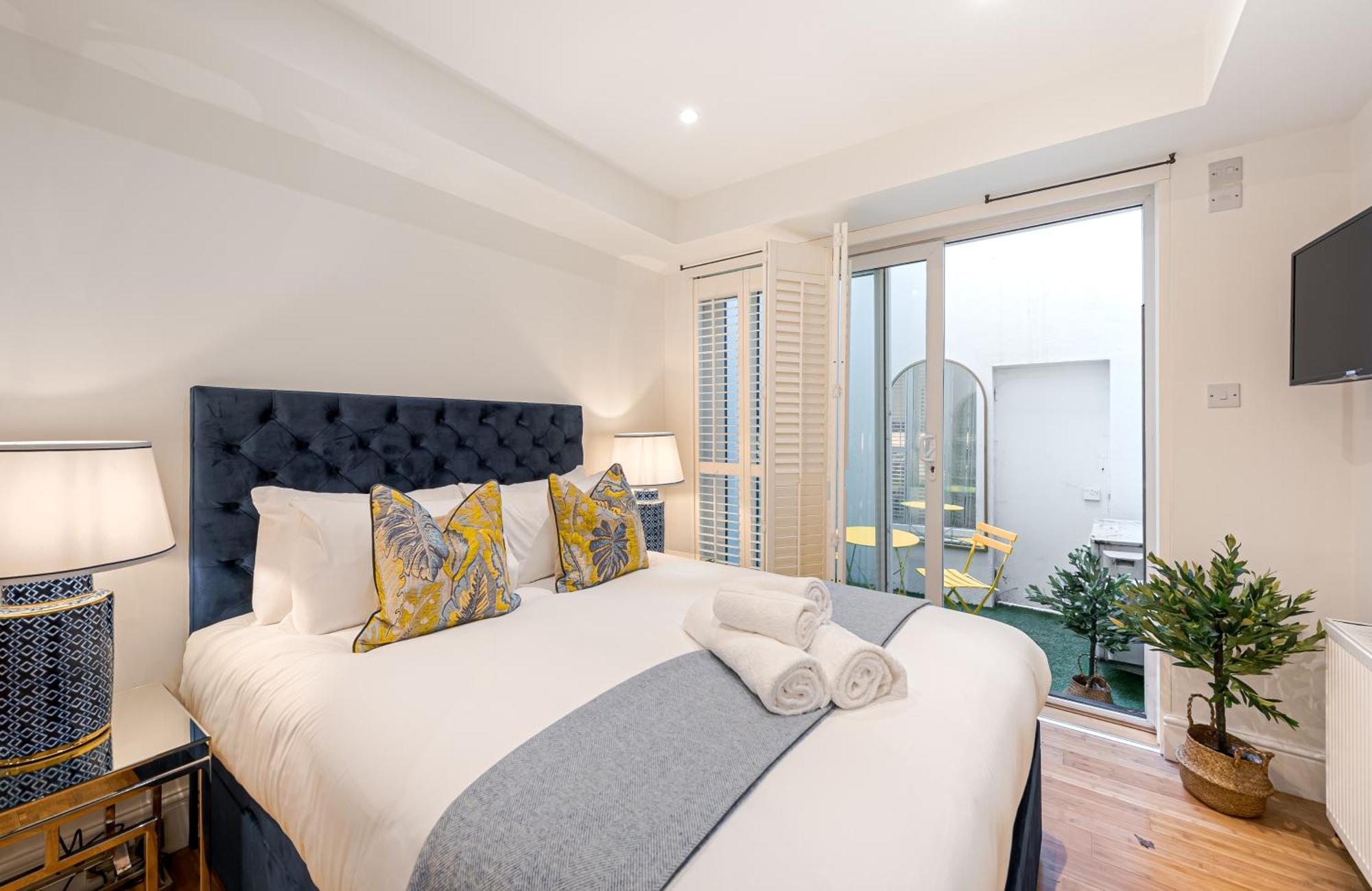 Chic Belgravia Hideaway With Private Patio 10 Mins To Harrods London Exterior photo