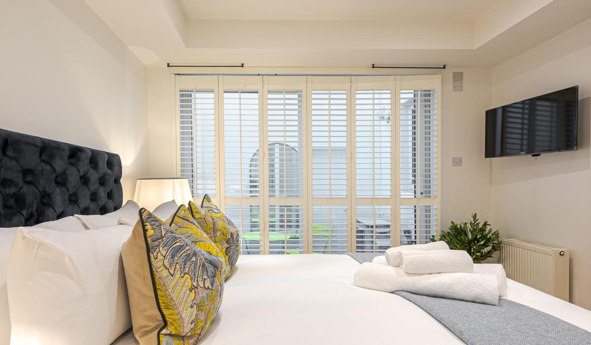 Chic Belgravia Hideaway With Private Patio 10 Mins To Harrods London Exterior photo